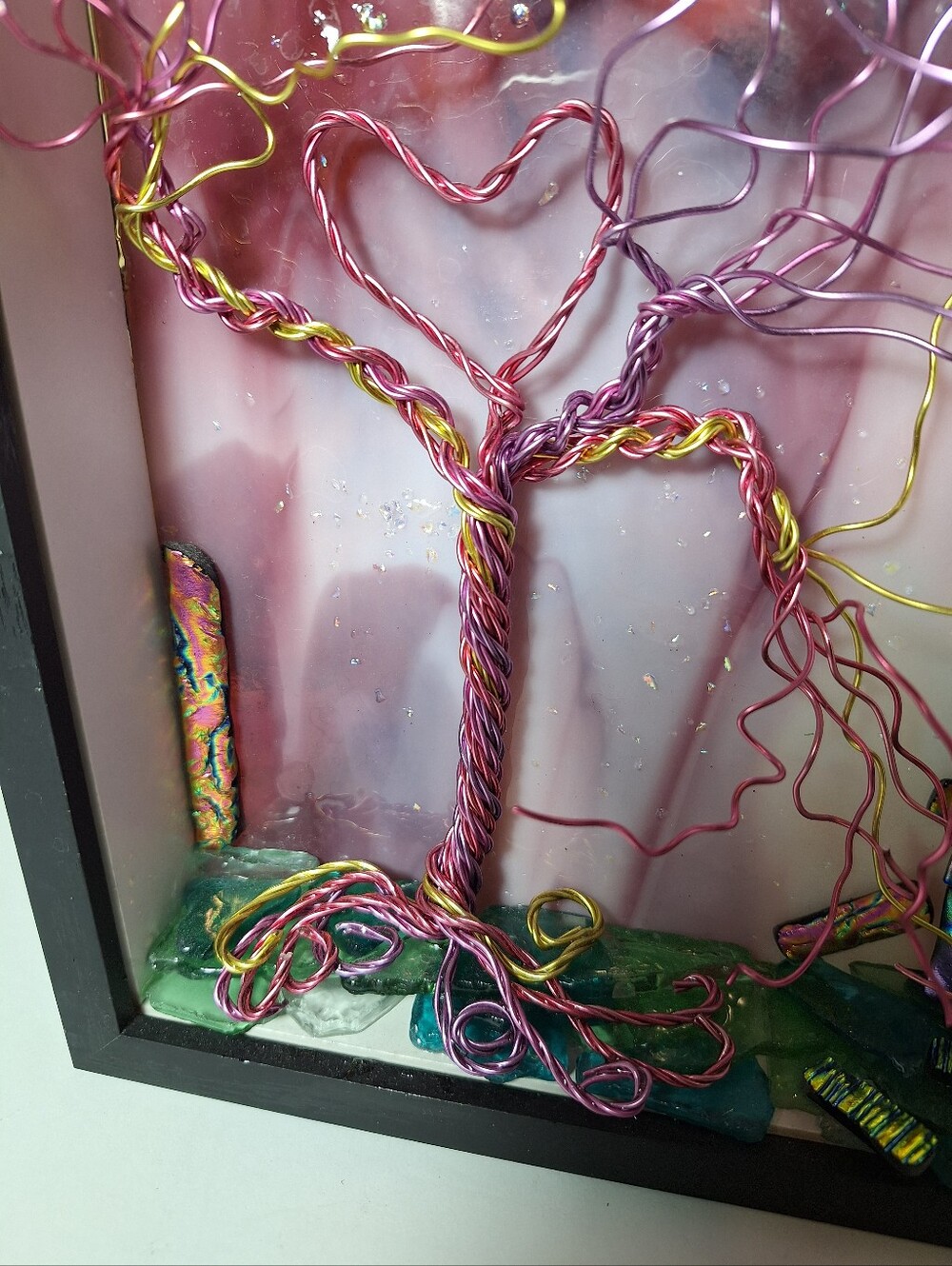 Hand crafted wire tree on fused glass, pink purple & gold in shadow box. - Picture 6 of 10